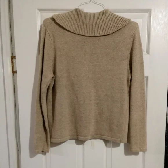 SOLD   Vintage 🆕 Tiara International Embroidered Cardigan Sweater Zipper Front - Picture 4 of 11